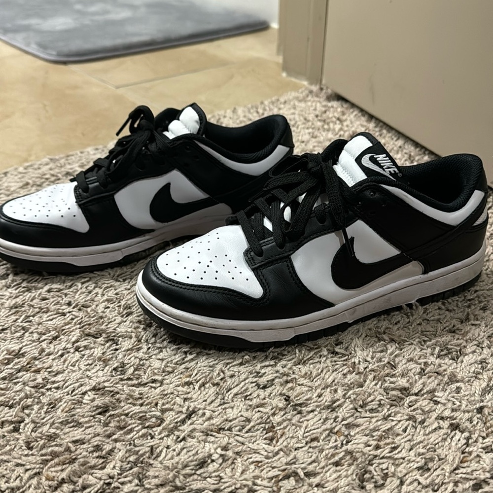 Nike Low Dunk Panda Women’s Size 8